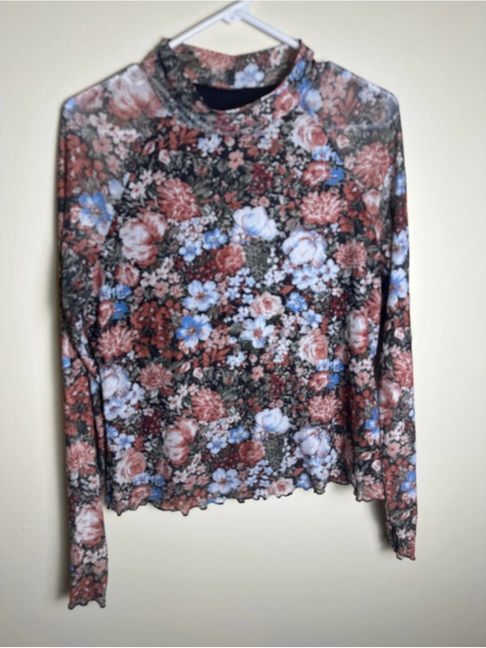 Women’s Longsleeve Top Size XL